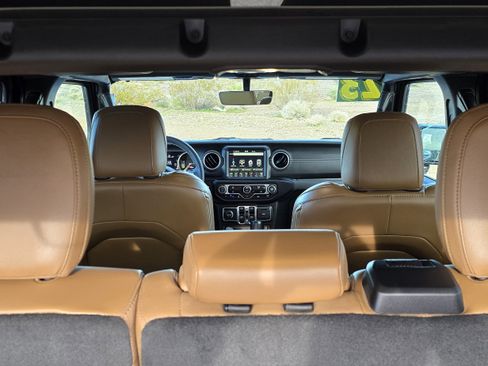 Used 2023 Jeep Wrangler Sahara image 6