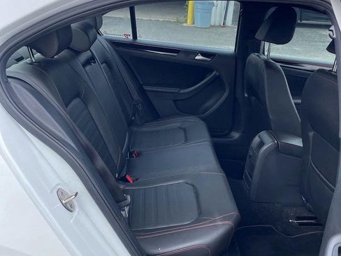 Used 2016 Volkswagen Jetta GLI SE image 18