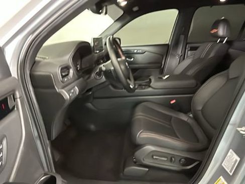 Used 2026 Honda Pilot TrailSport image 11