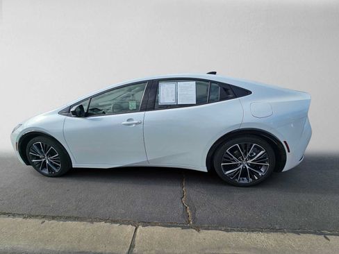 Certified 2026 Toyota Prius XLE FWD image 6