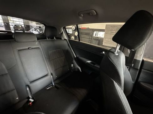 Used 2022 Kia Sportage LX FWD image 6