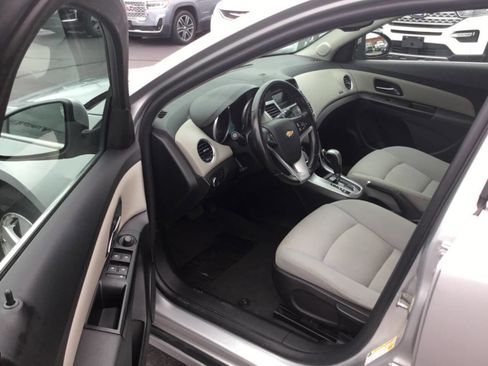 Used 2014 Chevrolet Cruze LT FWD image 9