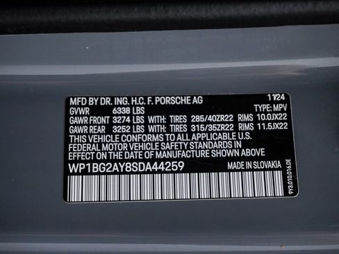 Certified 2025 Porsche Cayenne GTS AWD/4WD image 30