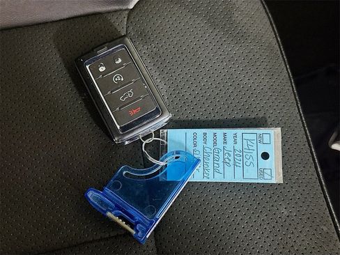 Used 2024 Jeep Grand Cherokee Altitude image 34