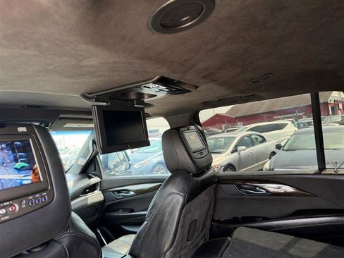 Used 2015 Cadillac Escalade ESV Platinum AWD/4WD image 30