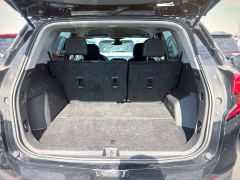 Used 2024 GMC Terrain SLE FWD image 11