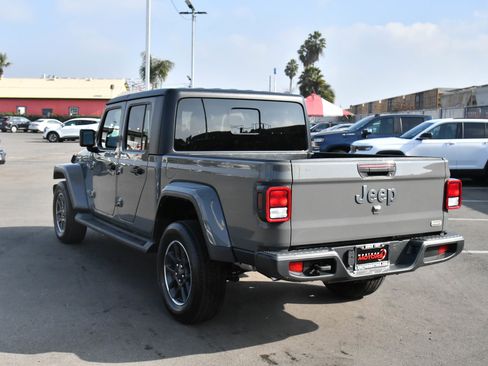 Used 2023 Jeep Gladiator Overland image 6