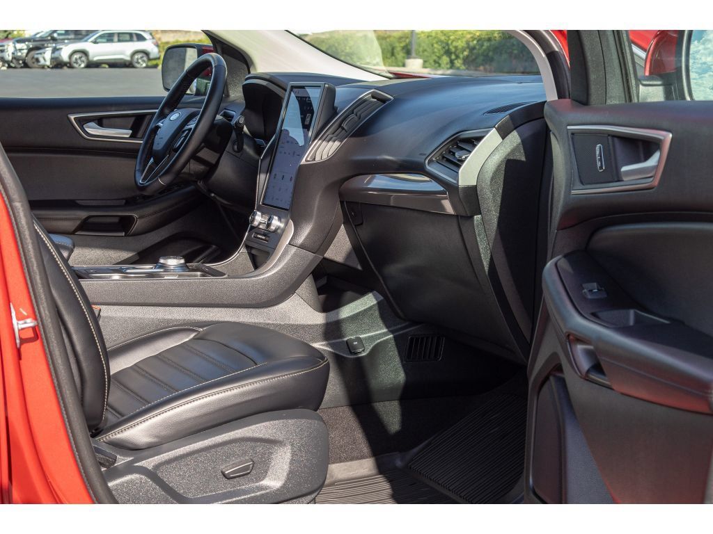 Used 2024 Ford Edge SEL w/ Convenience Package AWD/4WD image 10