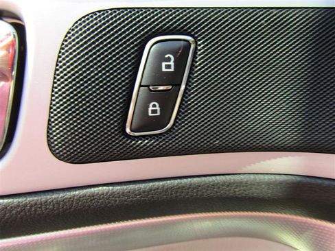 Used 2015 Ford Explorer XLT w/ Equipment Group 202A image 10