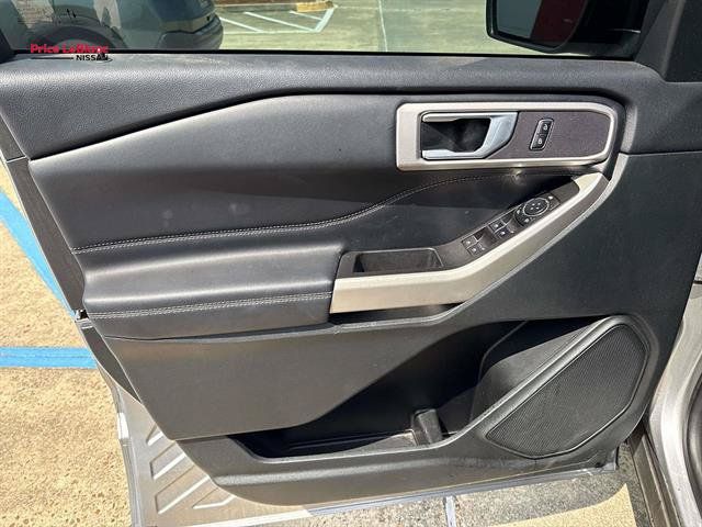 Used 2024 Ford Explorer XLT w/ Equipment Group 202A RWD image 18