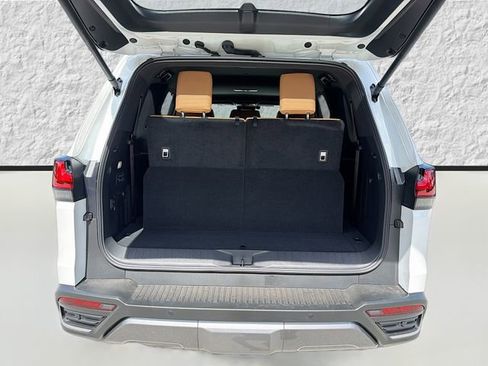 New 2026 Lexus LX 600 4WD w/ Luxury Package image 12