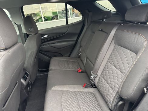 Used 2018 Chevrolet Equinox LT image 17