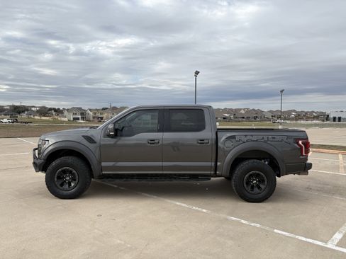 Used 2018 Ford F150 Raptor w/ Equipment Group 802A Luxury image 2