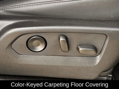 Used 2024 Chevrolet Suburban LT image 32