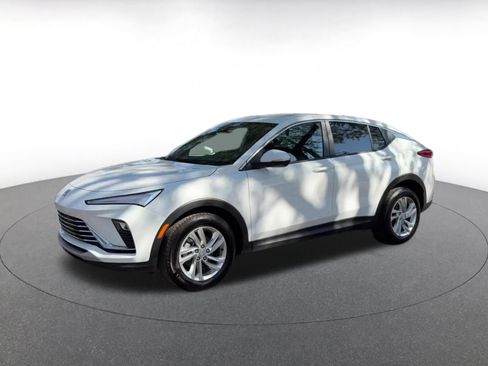 Used 2025 Buick Envista Preferred image 8