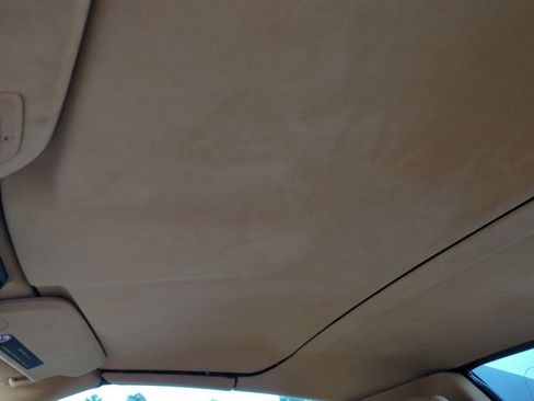 Used 2021 Chevrolet Corvette Stingray Premium Conv w/ Z51 Performance Package image 28