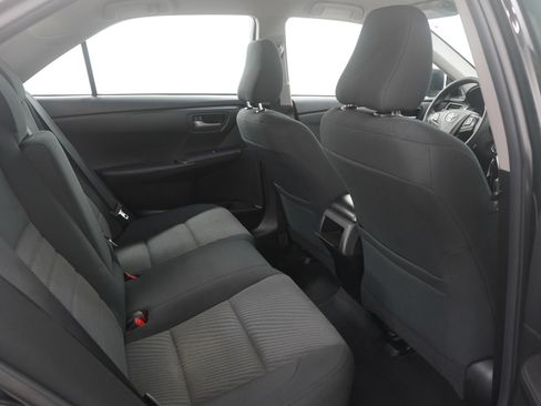 Used 2016 Toyota Camry LE image 12