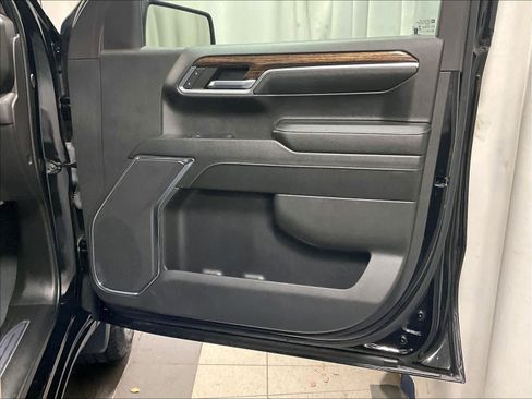 Used 2024 GMC Sierra 1500 Elevation image 12