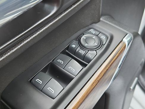 Used 2022 Chevrolet Silverado 2500 High Country w/ Z71 Off-Road Package image 10