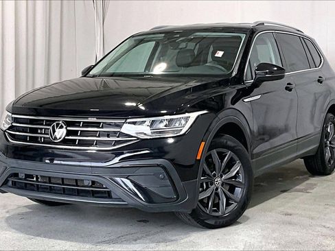 Used 2022 Volkswagen Tiguan SE image 12
