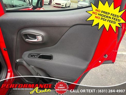 Used 2020 Jeep Renegade Latitude w/ Cold Weather Group image 28