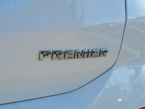 Used 2019 Chevrolet Equinox Premier image 7