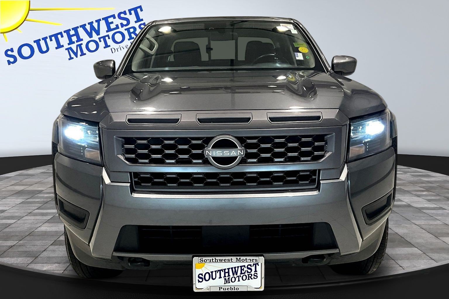 Used 2026 Nissan Frontier SV AWD/4WD image 2