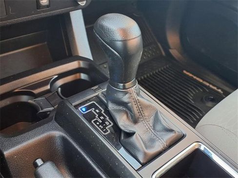 Used 2019 Toyota Tacoma SR image 9