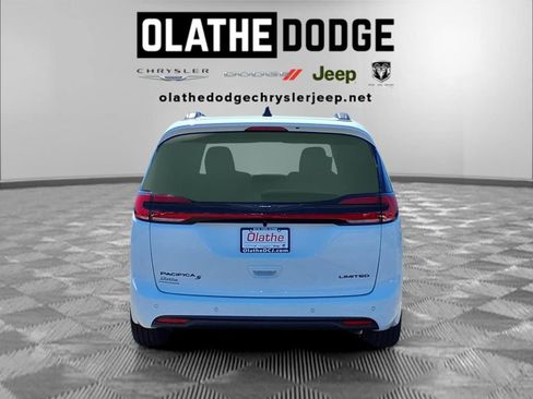New 2026 Chrysler Pacifica Limited w/ S Appearance Package FWD image 26
