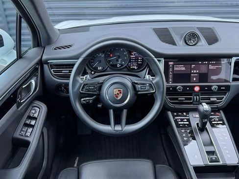 Certified 2026 Porsche Macan AWD/4WD image 19