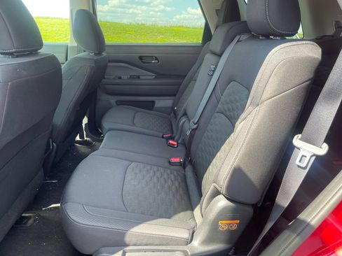 Used 2024 Nissan Pathfinder SV AWD/4WD image 20