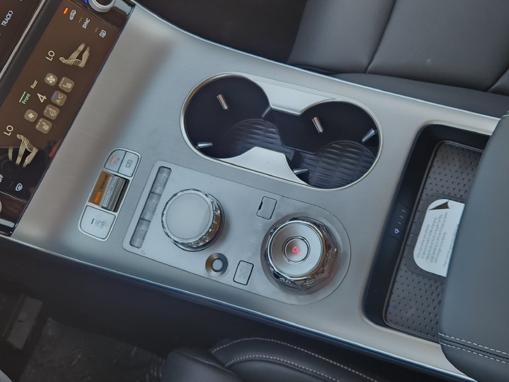 New 2027 Genesis GV70 2.5T Select AWD/4WD image 18