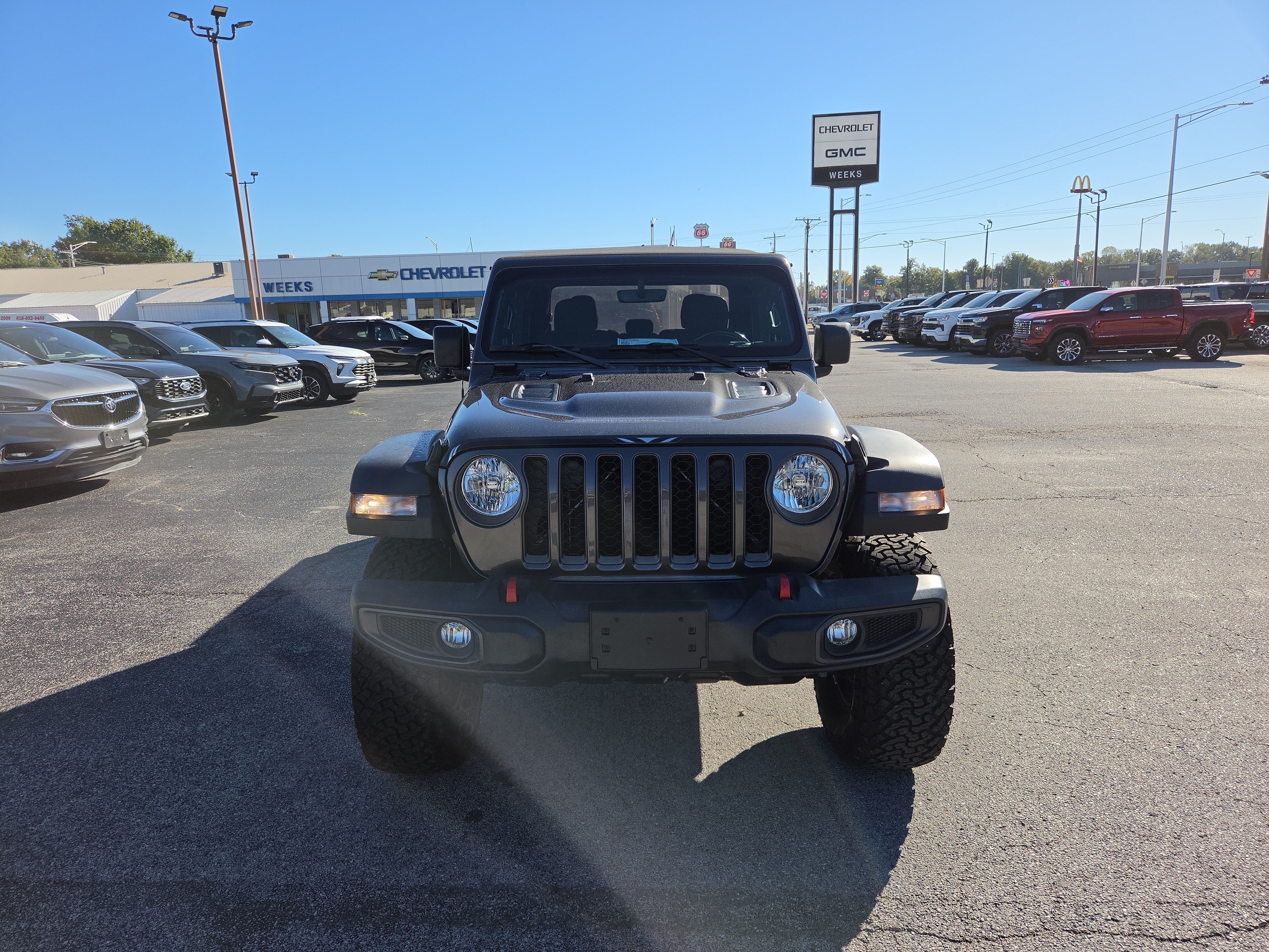 Used 2022 Jeep Gladiator Rubicon w/ Cold Weather Group AWD/4WD image 2