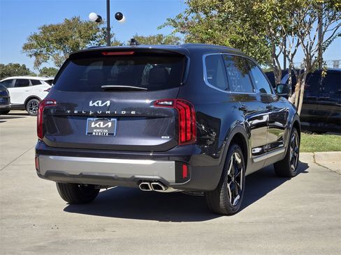 New 2025 Kia Telluride S image 4