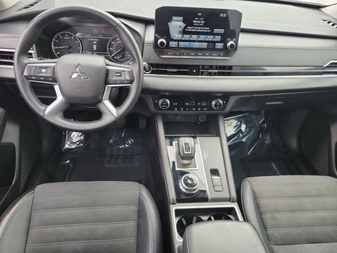 Used 2024 Mitsubishi Outlander SE image 15
