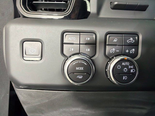 Used 2023 GMC Sierra 1500 AT4 w/ Technology Package AWD/4WD image 29