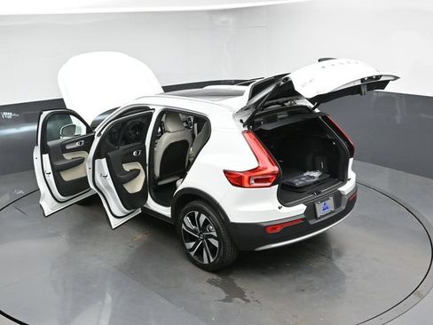 Used 2024 Volvo XC40 B5 Plus w/ Protection Package Premier AWD/4WD image 49