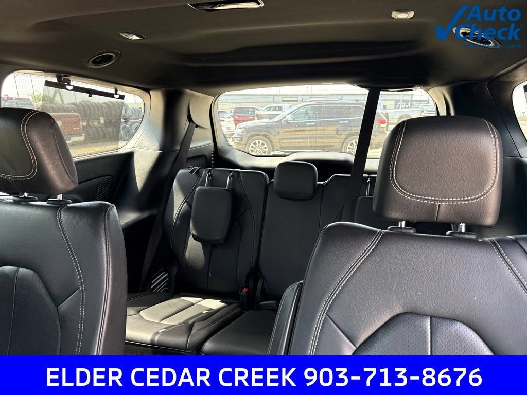 Used 2021 Chrysler Pacifica Touring-L w/ Uconnect Theater Family Group AWD/4WD image 15