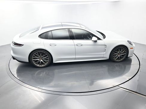Certified 2023 Porsche Panamera Platinum Edition image 40