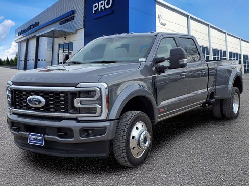 New 2025 Ford F450 Platinum image 28