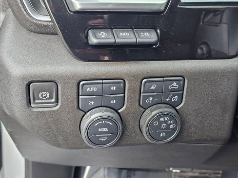 Used 2022 Chevrolet Silverado 1500 LTZ w/ LTZ Premium Package image 26