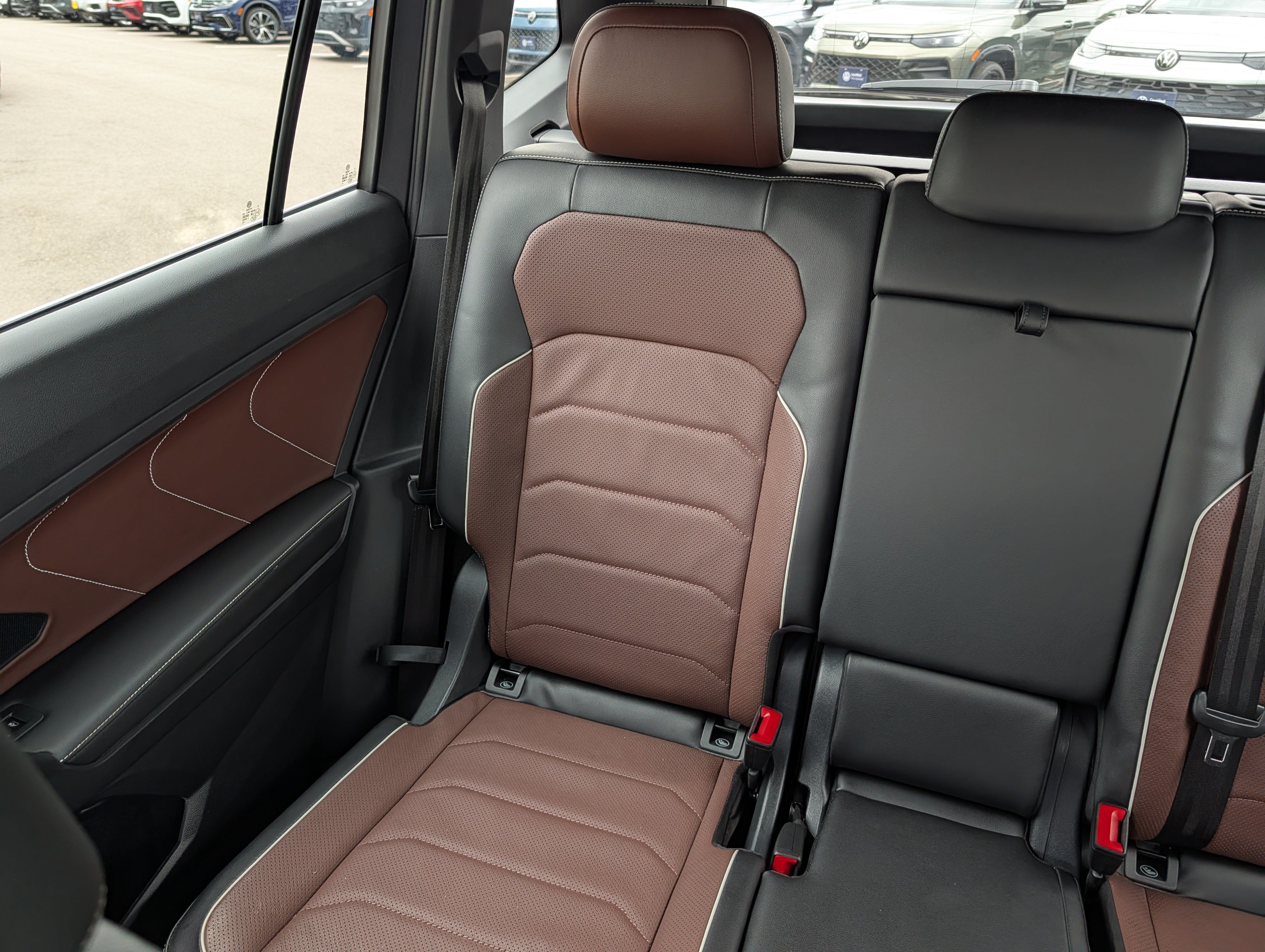 Certified 2024 Volkswagen Tiguan SEL R-Line w/ MDO Package, Two-Row AWD/4WD image 12