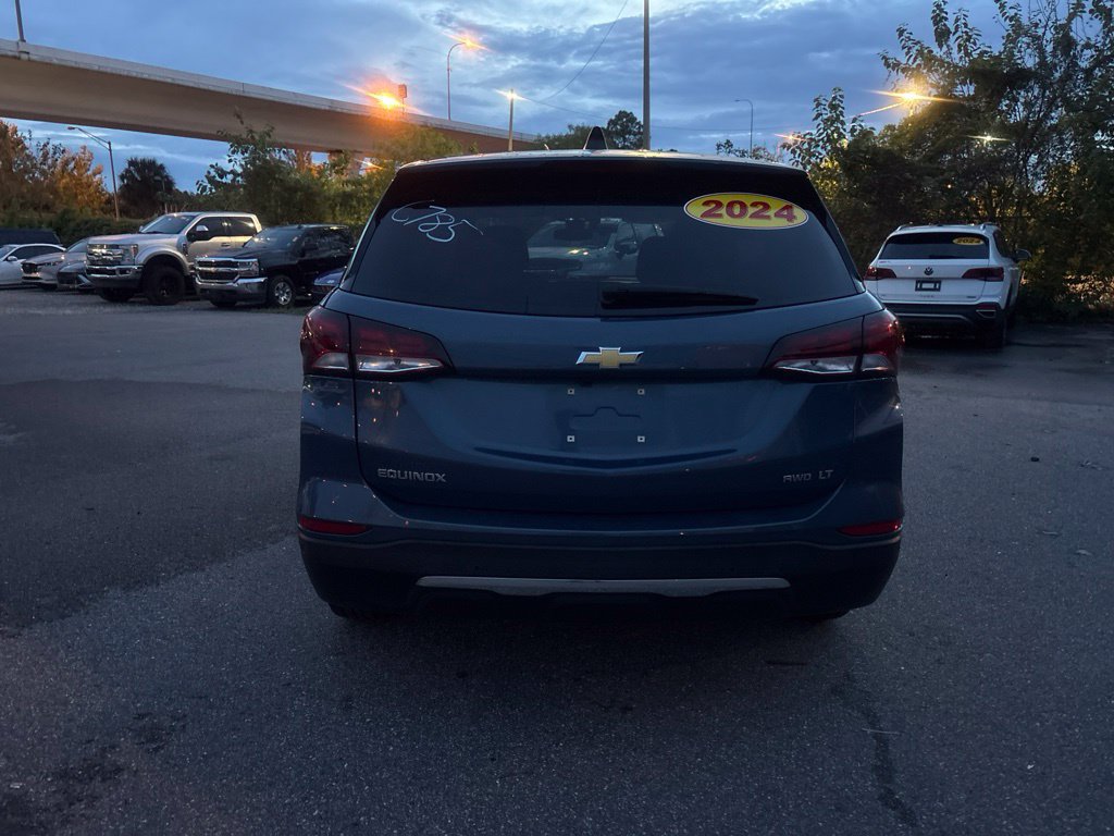 Used 2024 Chevrolet Equinox LT AWD/4WD image 3