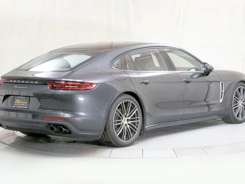 Used 2018 Porsche Panamera 4 Executive image 2