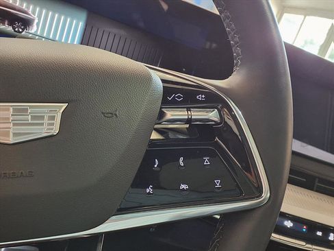 Certified 2025 Cadillac Optiq Luxury 1 image 23