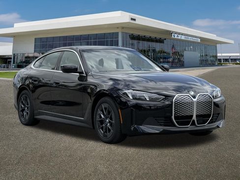 New 2026 BMW i4 eDrive40 w/ Driving Assistance Package RWD image 2