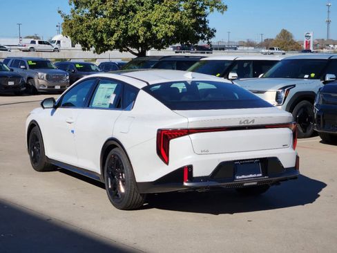 New 2025 Kia K4 GT-Line Turbo image 4