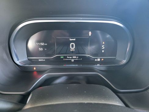 Used 2024 GMC Yukon XL SLT w/ SLT Luxury Package image 4