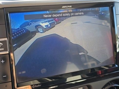 Used 2017 Jeep Wrangler Unlimited Rubicon image 5