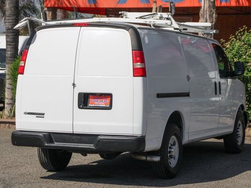 Used 2014 Chevrolet Express 2500 image 10